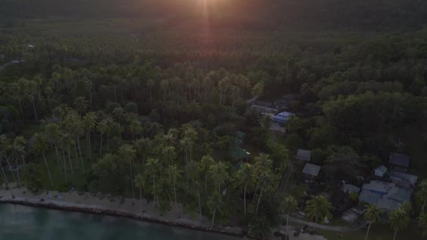 全景概览无人驾驶飞机在海滩 可库特岛 泰国早晨日出2022 高质量的4K电影胶片 — 图库视频影像