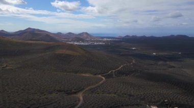 Panorama İnsansız Hava Aracı, 2023 baharında. 4k uhd sinematik çekim.