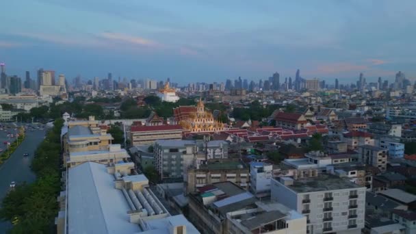 Przegląd Panoramy Dron Bangkok Buddyjskiej Świątyni Loha Prasat Wieczorem Tajlandii — Wideo stockowe