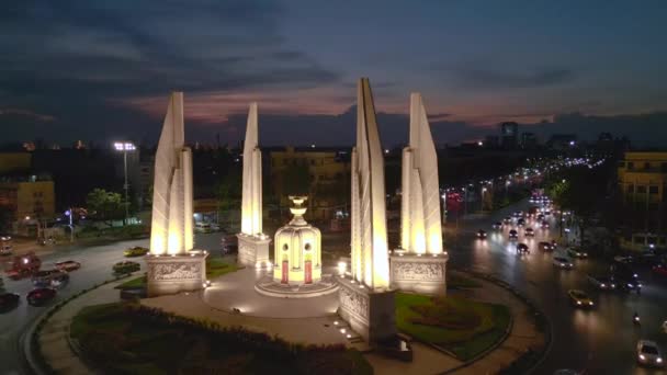Descenso Aviones Tripulados Monumento Democracia Tailandia Por Noche 2022 Imágenes — Vídeos de Stock