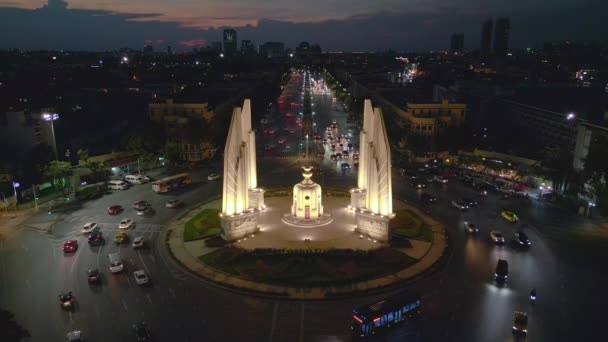 Descenso Aviones Tripulados Monumento Democracia Tailandia Por Noche 2022 Imágenes — Vídeo de stock