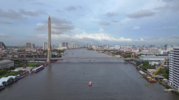 Boom Deslizándose Hacia Dron Derecho Bangkok Gran Puente Fluvial Tailandiay — Vídeo de stock