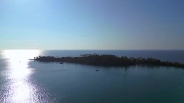 Panorama, Drone Koh Kood Adası gizli plajı, Tayland 2022. 4k uhd sinematik çekim.