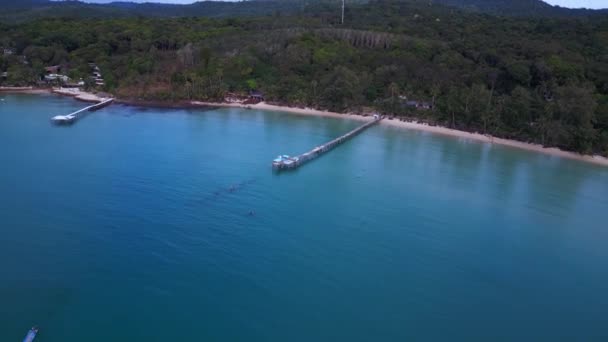 Szeroki Przegląd Orbity Dron Koh Kood Wyspa Bang Bao Plaża — Wideo stockowe