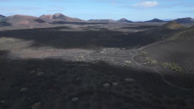 Sağ İHA 'nın rotasyonu, 2023. Yüksek Kalite 4k... Sinematik görüntüler..