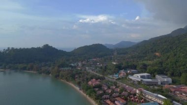Hız rampası Hiperlapse hareket hızı zaman aşımı Klong Prao Sahili, Koh Chang Adası Tayland ve 2022. 4k uhd sinematik çekim.