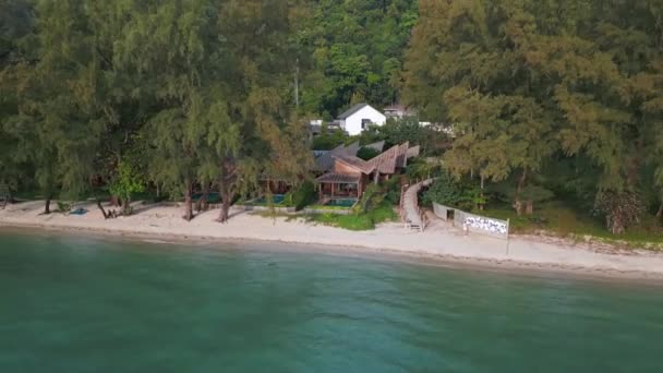 Odwrócić Drona Klong Prao Beach Koh Chang Island Tajlandia 2022 — Wideo stockowe