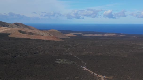 Lanzarote Lavafält Och Vulkan 2023 Panorama Översikt Drönare Uhd Filmiska — Stockvideo
