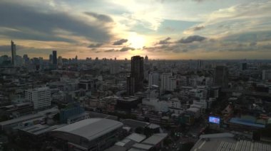 Bangkok şehir merkezi Siyam, Tayland ve 2022 panorama insansız hava aracı 4k... sinematik görüntüler.