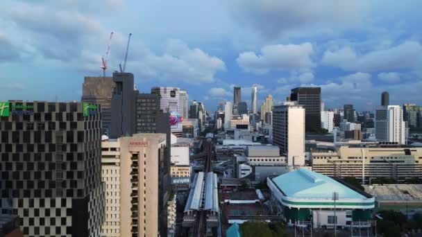 Bangkok Şehir Merkezi Siyam Tayland 2022 Dan Iniyor Sinema Görüntüsü — Stok video