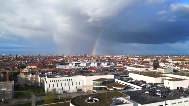Regenbogengrau Bewölkter Himmel Der Mitte Deutschlands Aufsteigende Drohne Uhd Filmmaterial — Stockvideo