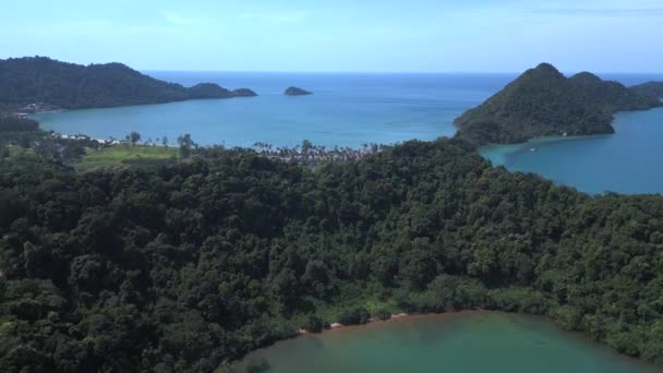 Isla Koh Chang Thailand 2022 Panorama General Drone Uhd Filmación — Vídeo de stock