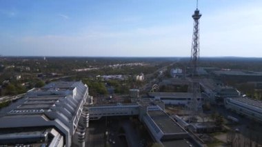 Berlin City Radyo Kulesi funkturm ve sergi merkezi buz. 4k uhd sinematik çekim.
