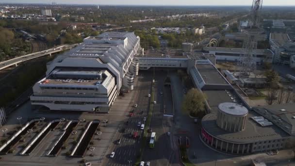 Funkturm Und Messe Berlin Icc Überflug Über Drohne Uhd Filmmaterial — Stockvideo