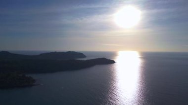 Koh Kood Cennet Adası rüyasında doğal sahil, thailand 2022 panorama genel bakış İHA 4k -- sinematik görüntü.