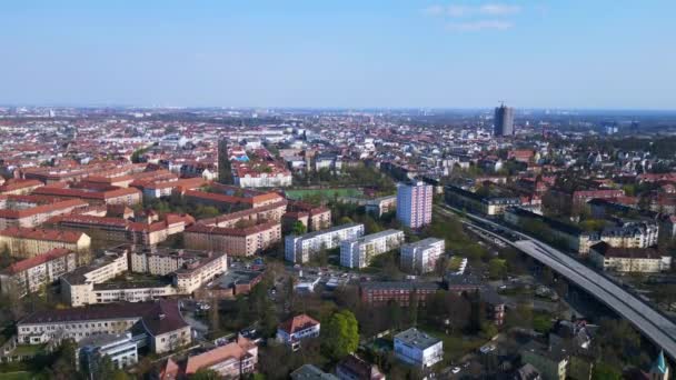 Autobahnhaus Berliner Stadtteil Steglitz Absteigende Drohne Uhd Filmmaterial — Stockvideo