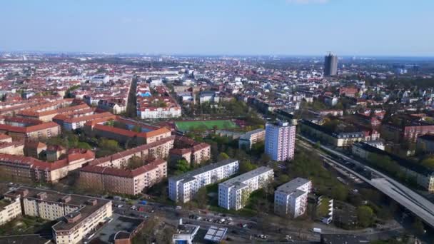 Casa Autopista Distrito Ciudad Berlín Steglitz Alemania Volar Dron Inverso — Vídeo de stock