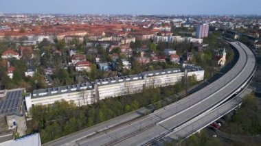 Berlin City, Almanya 'da Steglitz eyaletinde yer alan bir otoban. 4k uhd sinematik çekim.