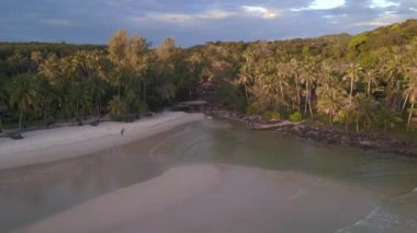 Khlong Hin Sahili rüya adası koh kood thailand 2022 hız rampası Hiperlapse zaman aşımı 4k sinematik görüntü.
