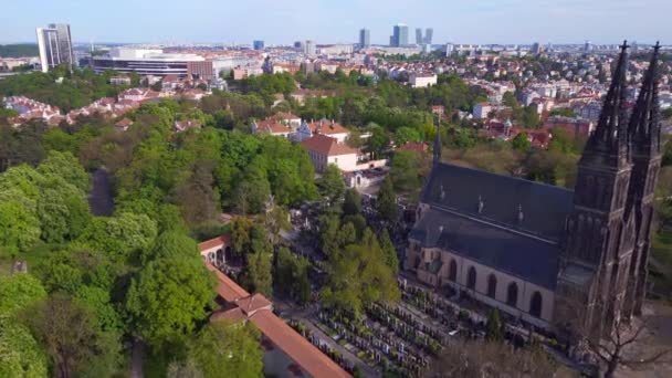 Kostel Hřbitov Bazilika Katedrála Praze Jaro 2023 Rychlostní Rampa Hyperlapse — Stock video