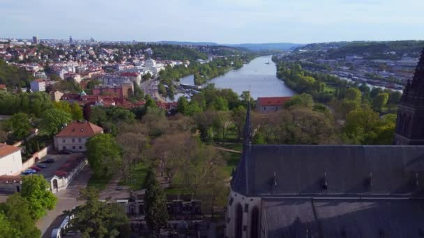 Kościół Cmentarz Bazylika Katedra Mieście Praga Czechy Wiosna 2023 Latać — Wideo stockowe
