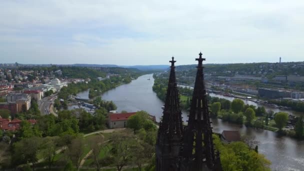 Prag Cumhuriyeti Lkbaharı 2023 Teki Kilise Mezarlığı Basilica Katedrali Hava — Stok video