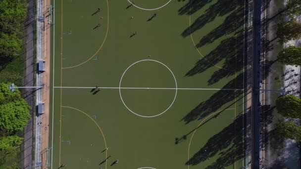 Berlin City Bölgesindeki Futbol Sahası Kreuzberg Almanya Baharı 2023 Dikey — Stok video