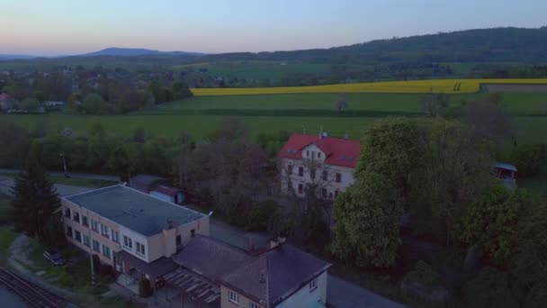 Bauernhaus Dörfliche Felder Tschechische Republik Sonnenuntergang Frühling 2023 Drohne Von — Stockvideo