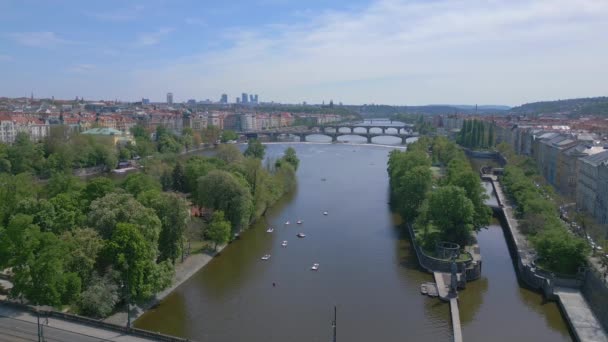 Historic Buildings Danube River City Prague Czech Republic Bridge Spring — ストック動画