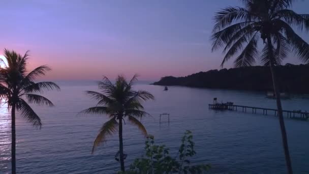 Koh Kood Island Bang Bao Beach Thailand 2022 Overflight Flyover — стокове відео