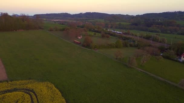 Pueblo República Checa Campo Natural Libun Atardecer Paraíso Bohemio Primavera — Vídeos de Stock
