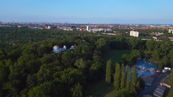 Berlin Şehir Yüzme Havuzu Almanya Avrupa 2023 Yazında Panorama Insansız — Stok video