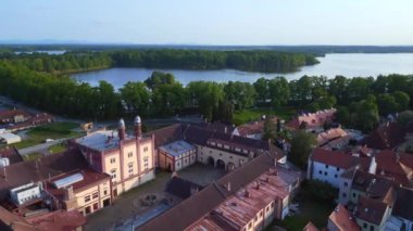 Trebon Wittingau kasabası, Güney Bohemya Czech cumhuriyeti, 2023 yazı, Hiperlapse hareketli rampa, zaman aşımı 4K uhd sinematik görüntüler..
