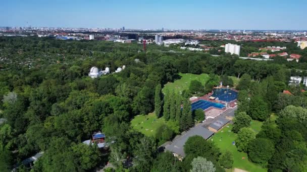 Piscina Pública Insulaner City Berlin Alemania Día Verano 2023 Dron — Vídeos de Stock
