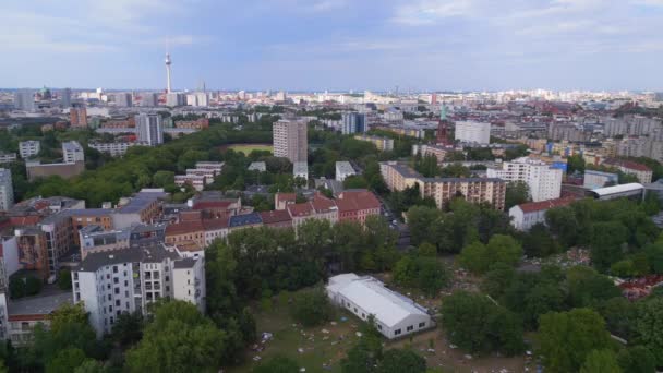 Kalabalık Halka Açık Yüzme Havuzu Prinzenbad Berlin Yaz Günü 2023 — Stok video