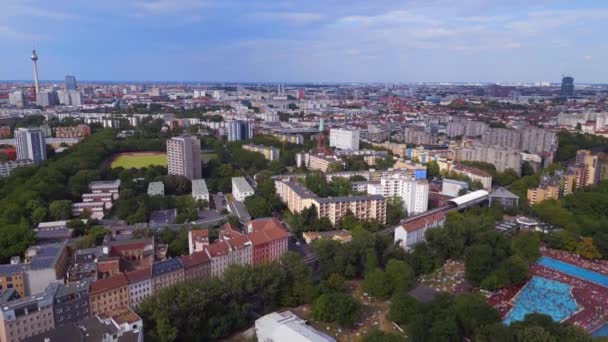 Împachetat Peste Piscină Publică Aglomerată Prinzenbad Oraș Berlin Germania Ziua — Videoclip de stoc