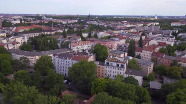 Packad Över Trångt Offentlig Pool Prinzenbad Stad Berlin Tyskland Sommardag — Stockvideo