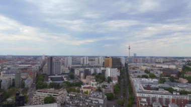 Şehir Berlin Binası, Almanya Yaz Günü 2023 İHA 4K Sinema..