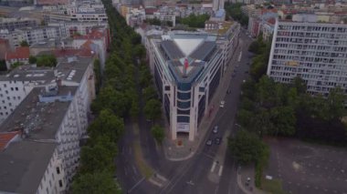 Parti İcra Komitesi Berlin, Almanya Yaz Günü 2023 Ters İHA 4K Sinemacılık uçuşu.