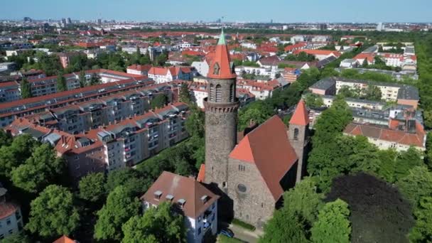 Bell Tower Brick Lukas Church City Berlim Steglitz Alemanha Dia — Vídeo de Stock