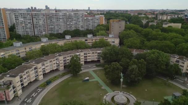 Ghetto Building Mehringplatz Plats Stad Berlin Tyskland Sommardag 2023 Flyga — Stockvideo