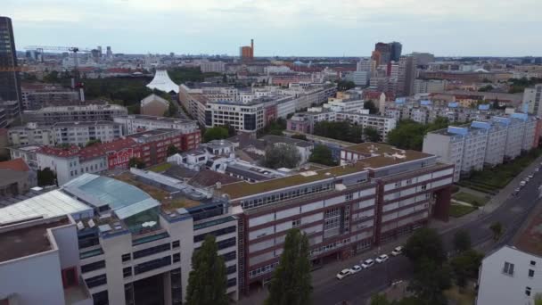 Ghetto Building Mehringplatz Place City Berlin Germany Καλοκαίρι 2023 Πτήση — Αρχείο Βίντεο