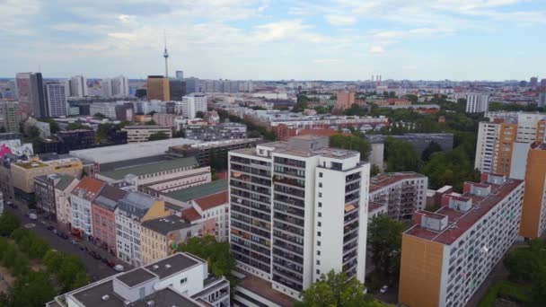 Здание Гетто Берлине Германия Летний День 2022 Года Стрельба Правому — стоковое видео