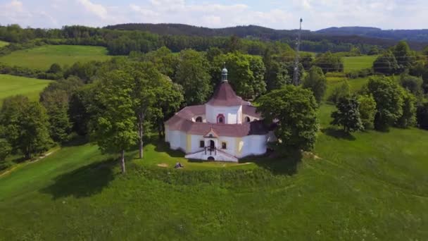 Kulatá Kaple Kopci Krumlov Česká Republika Letní 2023 Rychlostní Rampa — Stock video