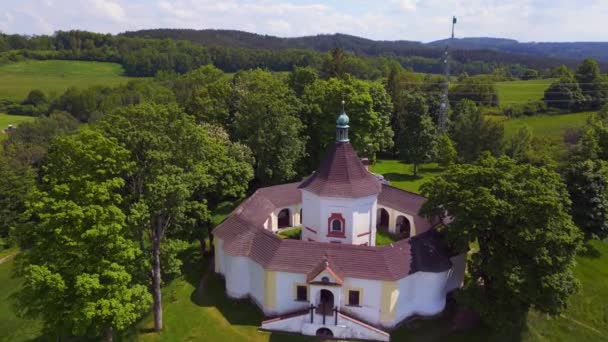 Chapelle Ronde Sur Une Colline Montagne Krumlov République Tchèque Été — Video