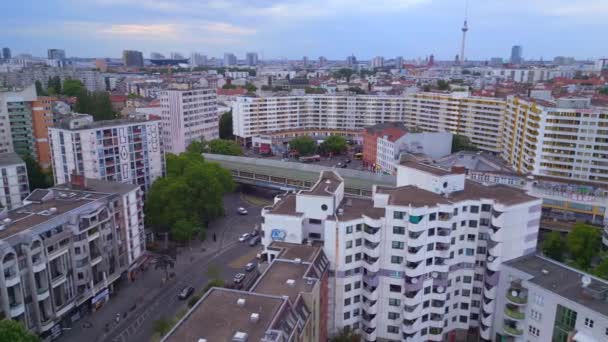 City Berlin Suburban Train Station Prefabricated Building Skyscrapers District Neukoeln — Stock Video