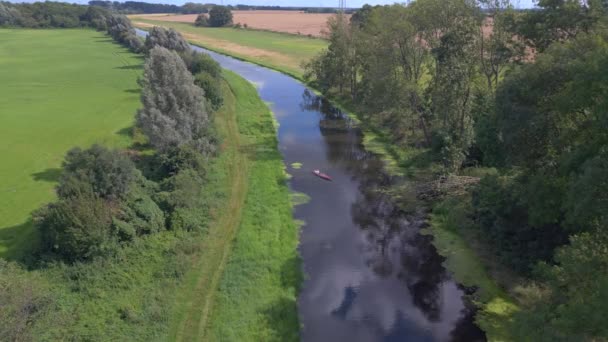 Familie Vakantie Rode Waterfiets Natuurlijke Rivier Zomer 2023 Duitsland Panorama — Stockvideo