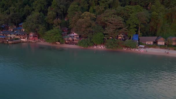 Sol Nuvens Sol Oceano Praia Chang Island Tailândia 2022 Drone — Vídeo de Stock