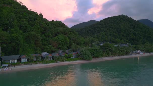 Ηλιοβασίλεμα Σύννεφα Ήλιο Παραλία Ωκεανό Chang Island Ταϊλάνδη 2022 Πτώση — Αρχείο Βίντεο