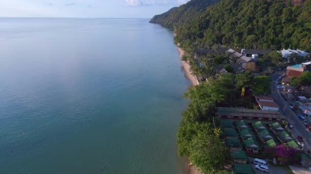 Chang Village Resort Beach Hotel Горном Острове Таиланд 20K Drone — стоковое видео